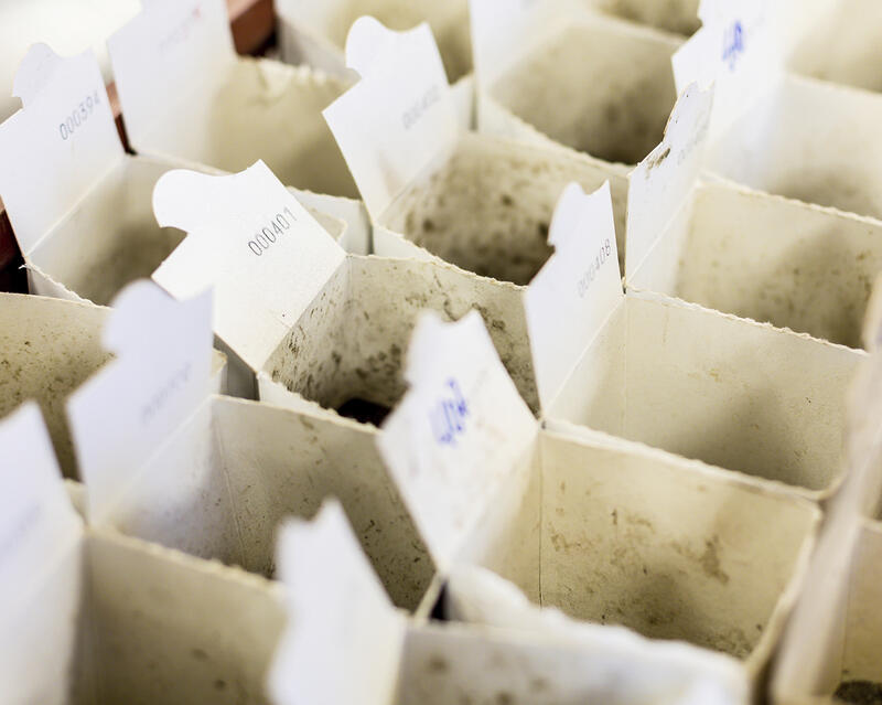 Laboratoriet på Kvalaberg analyserer jord- og grovfôrprøver.