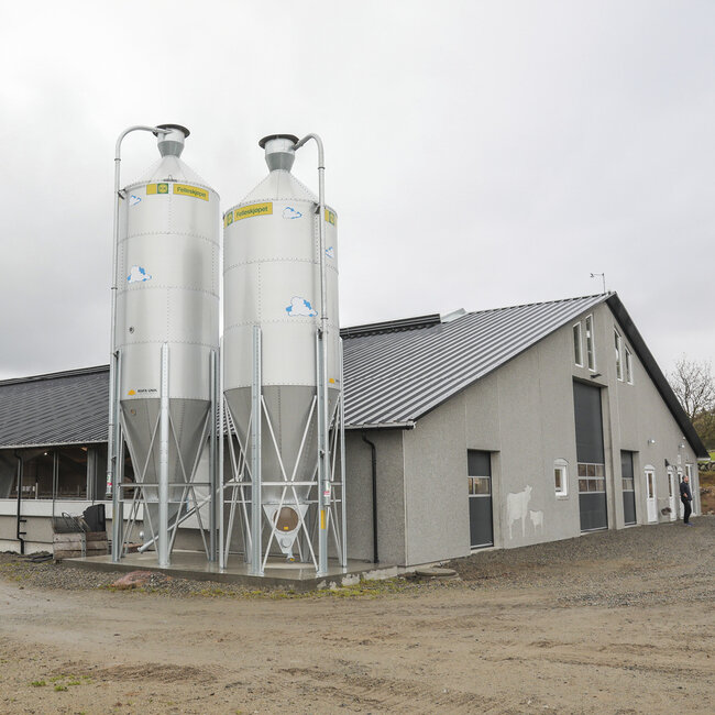 Det nye fjøset sto ferdig mai 2021.