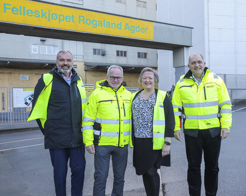 FV. Ingvald Løyning (Konsernleder i DSD), Roar Feedt (Dir. forretningsutvikling FKRA), Siv Christensen (Finansdirektør i DSD) og Per Harald Vabø (Adm. dir. FKRA). 