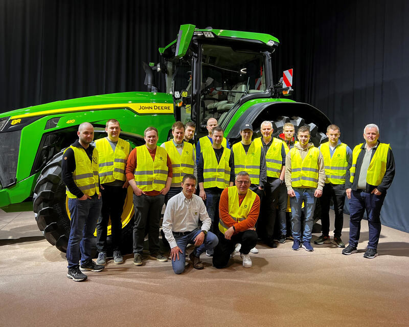 I mars 2023 fikk 13 serviceteknikere fra Felleskjøpet Rogaland Agder besøke fabrikken til John Deere i Mannheim i Tyskland.