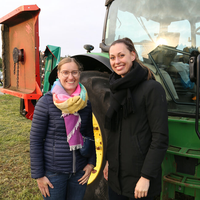 FV: Svenja Peter og Pila Weissgerber fra John Deere
