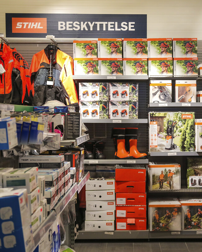 Avdeling med verneutstyr og beskyttelse.